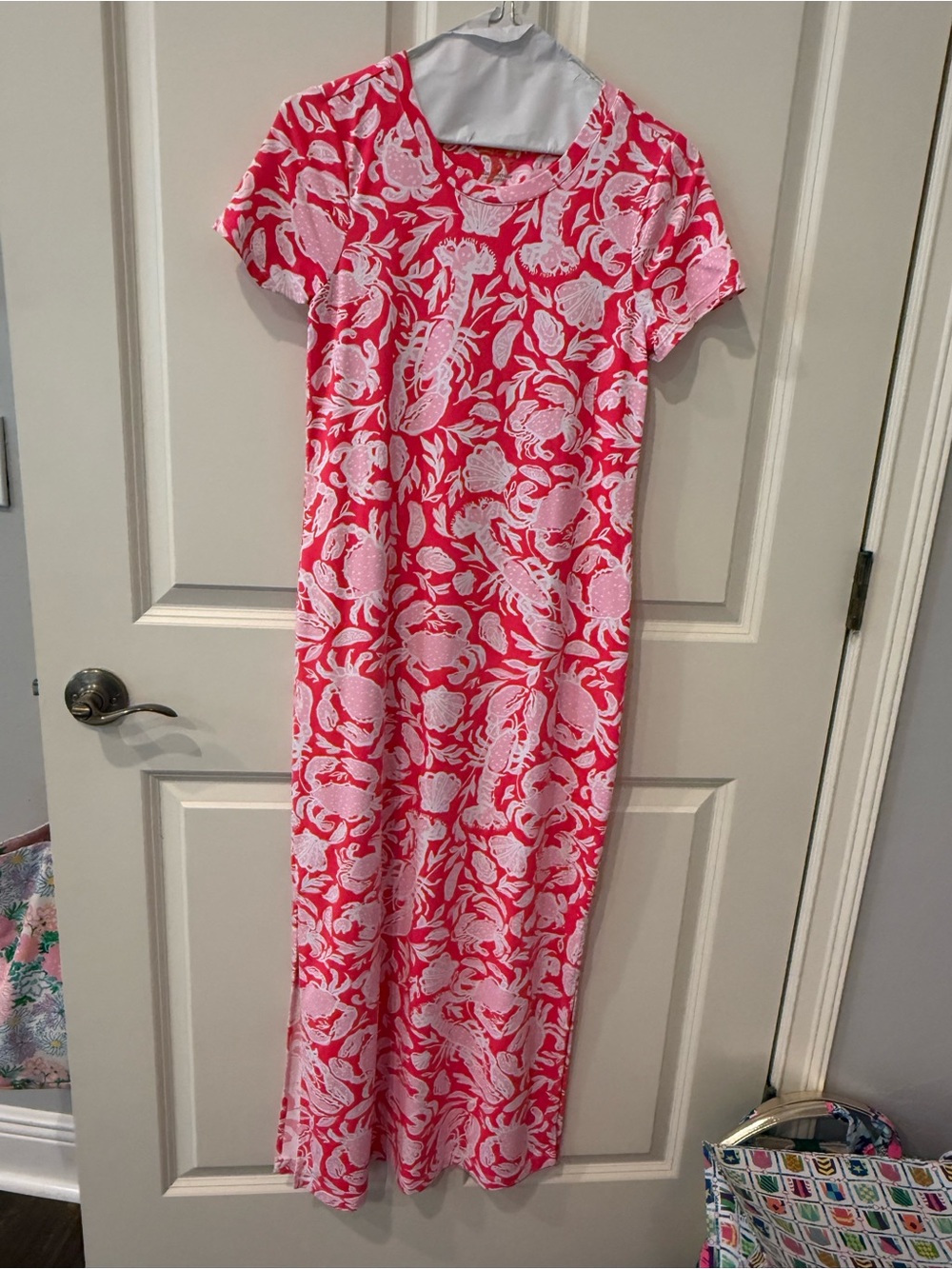 Lilly Pulitzer Kaden chillylilly Pink & White cane coral crab Maxi, XS